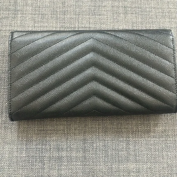 YSL Matelasse Chevron Flap Wallet Black - Picture 2 of 6